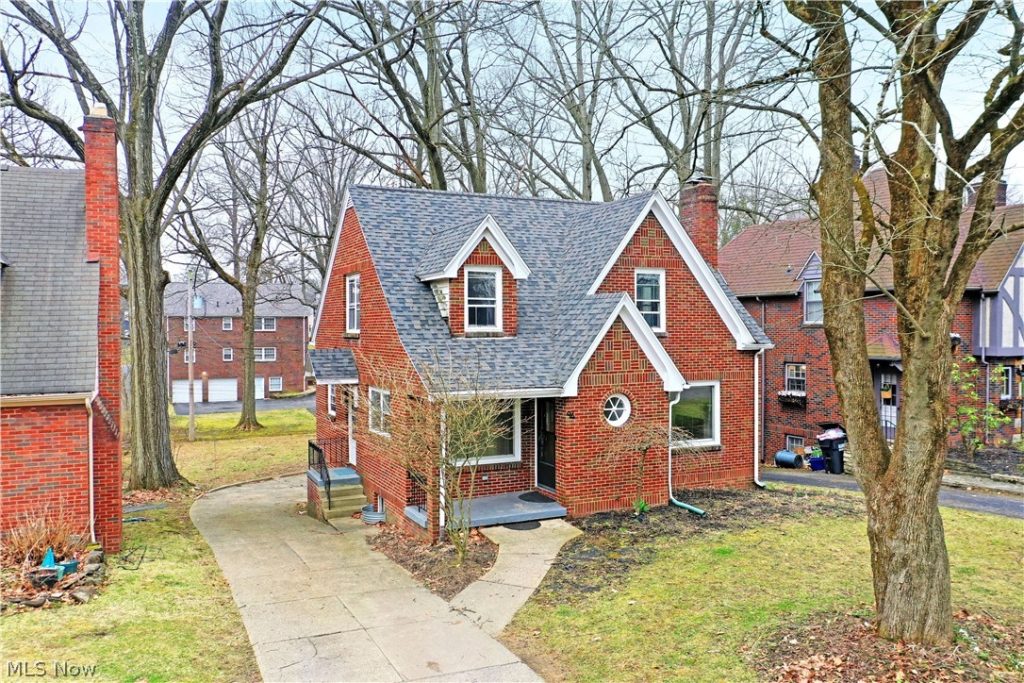 94 Jennette Drive, Youngstown, OH