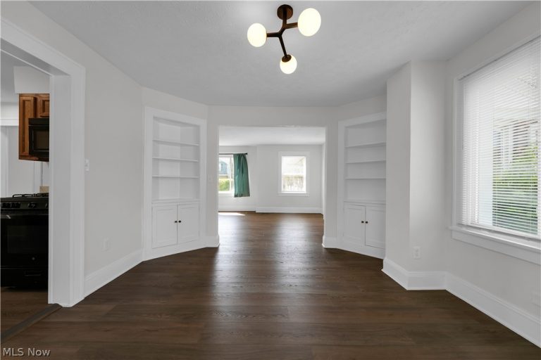 17303 Invermere Avenue, Cleveland, OH - Photo 6