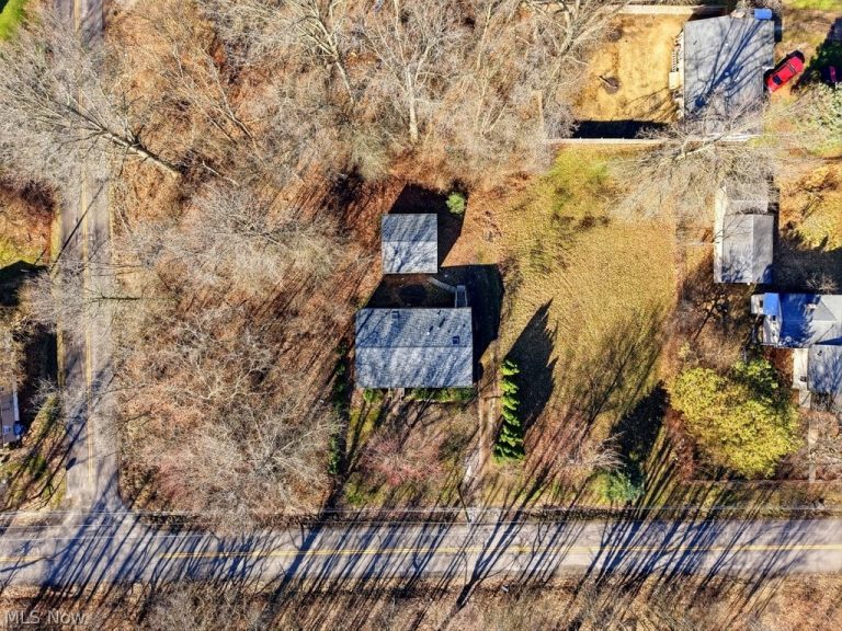 6805 Henderson Road, Ravenna, OH - Photo 5