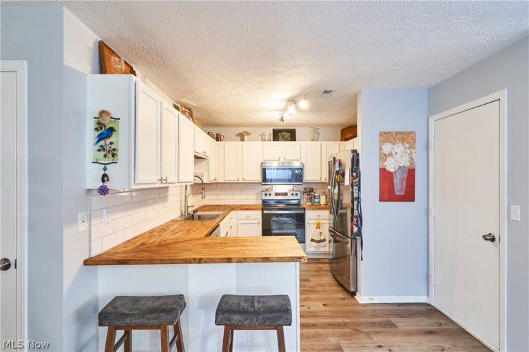 329 Spruce Street, Barberton, OH - Photo 8