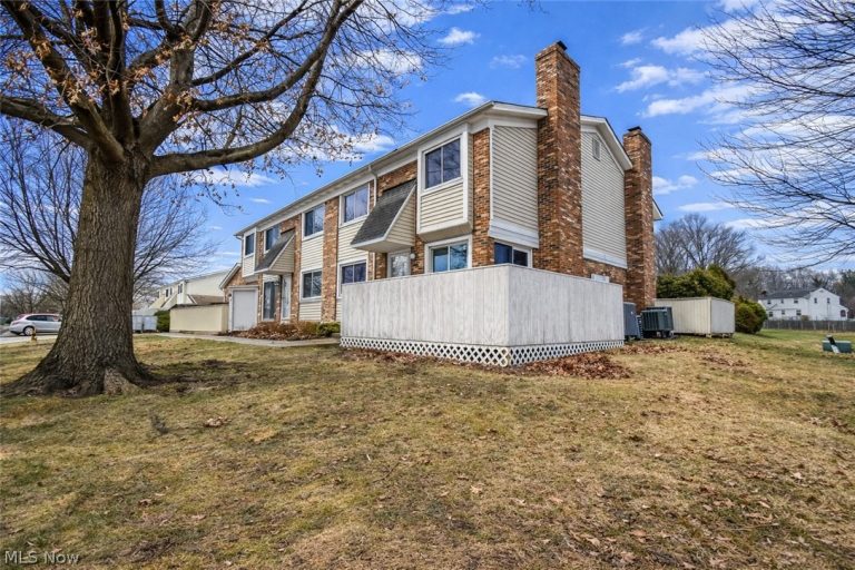 5548 Ivy Court #C, Willoughby, OH - Photo 2