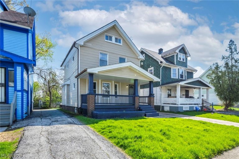 13500 Eaglesmere Avenue, Cleveland, OH - Photo 3