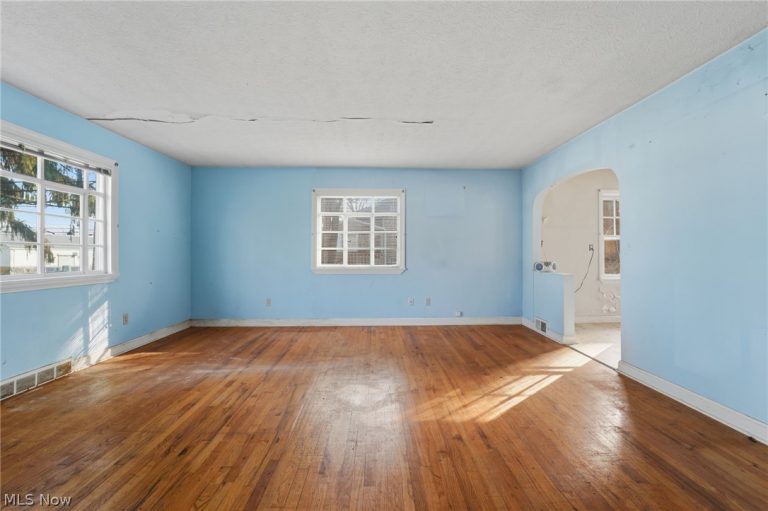 1016 Riverside Drive, Painesville, OH - Photo 3