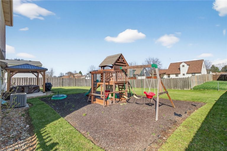 436 Bayberry Drive, Elyria, OH - Photo 3