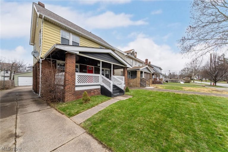 3407 Cedarbrook Road, Cleveland Heights, OH - Photo 2