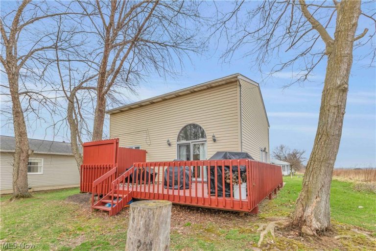 144 Royal Crest Drive #M, Seville, OH - Photo 4