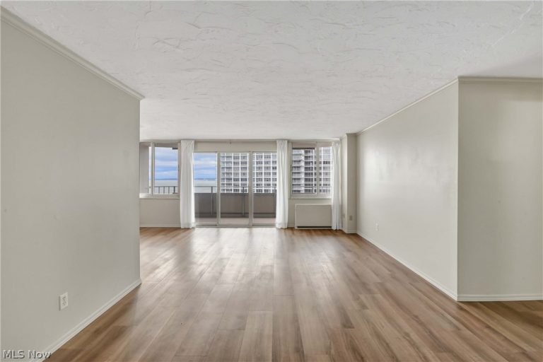 12900 Lake Avenue #1707, Lakewood, OH - Photo 2