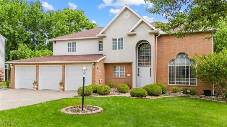 1405 Greenmont Hills Drive, Vienna, WV, 26105