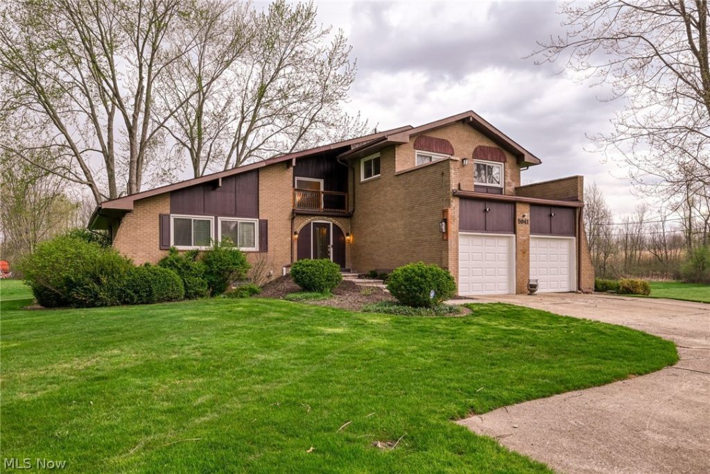 5941 Stow Road, Hudson, OH