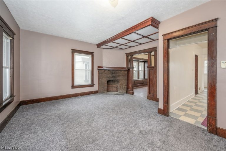914 Delia Avenue, Akron, OH - Photo 5