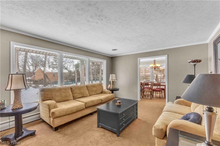 6624 Ronjoy Place, Youngstown, OH - Photo 4