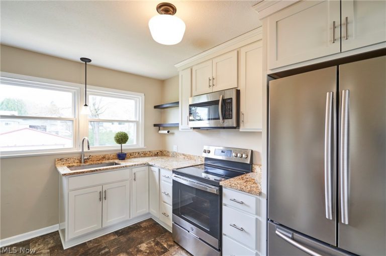 120 Bonnett Street, North Canton, OH - Photo 8