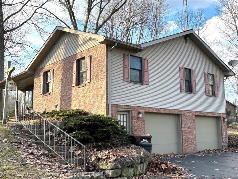 42900 Woodvale Lane, Columbiana, OH - Photo 3