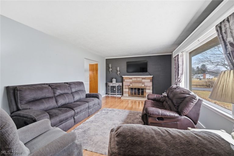 3287 Broadhaven Avenue, Massillon, OH - Photo 2