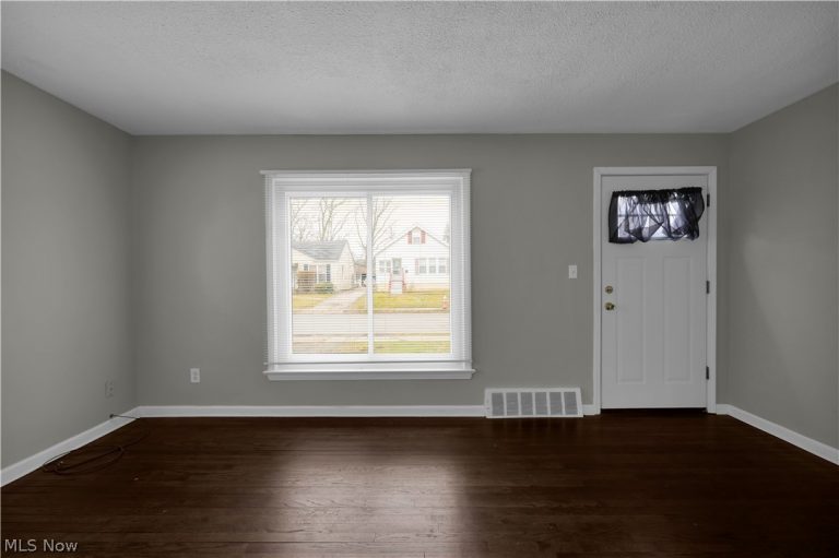 4561 148th Street, Cleveland, OH - Photo 3