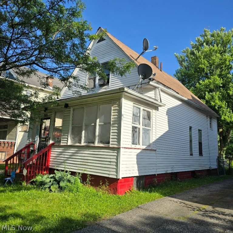 12718 Holborn Avenue, Cleveland, OH - Photo 2