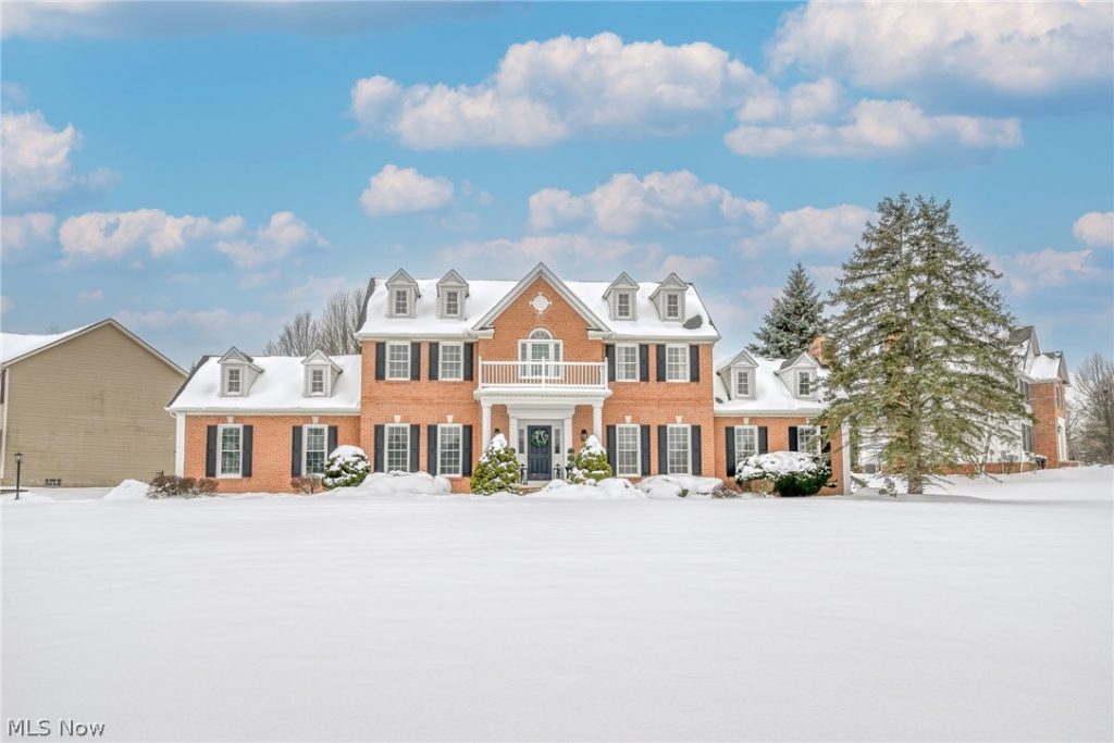 3912 Raintree Circle, Uniontown, OH