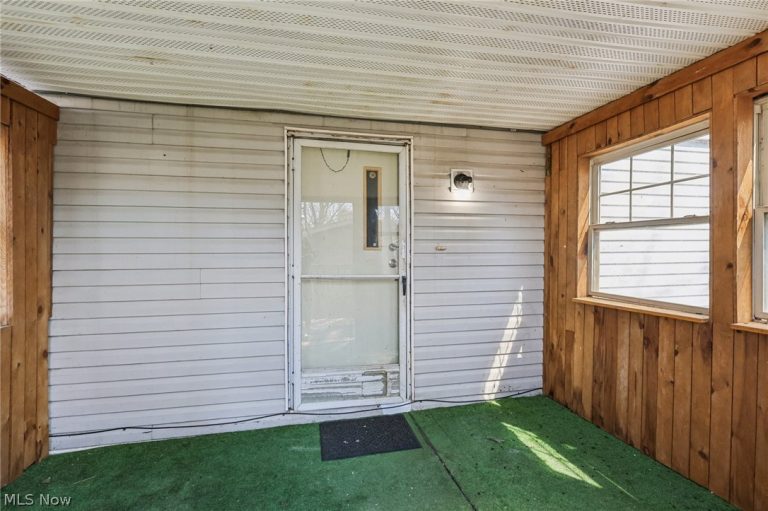 6800 Lake Road #21, Geneva, OH - Photo 4