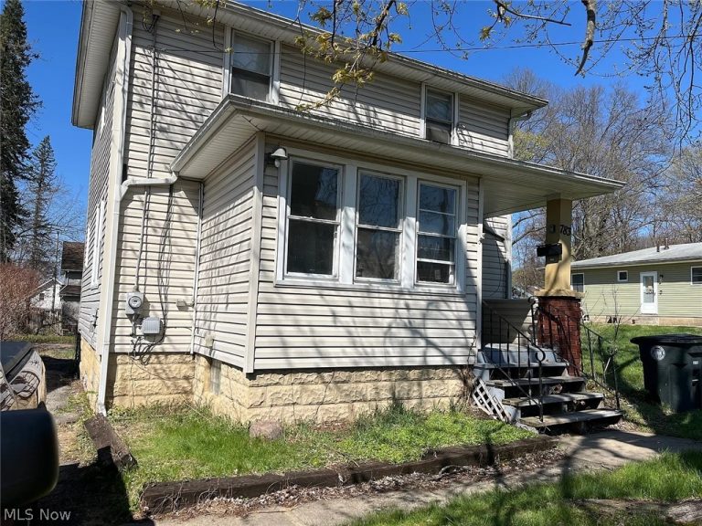 783 Leonard Street, Akron, OH - Photo 2