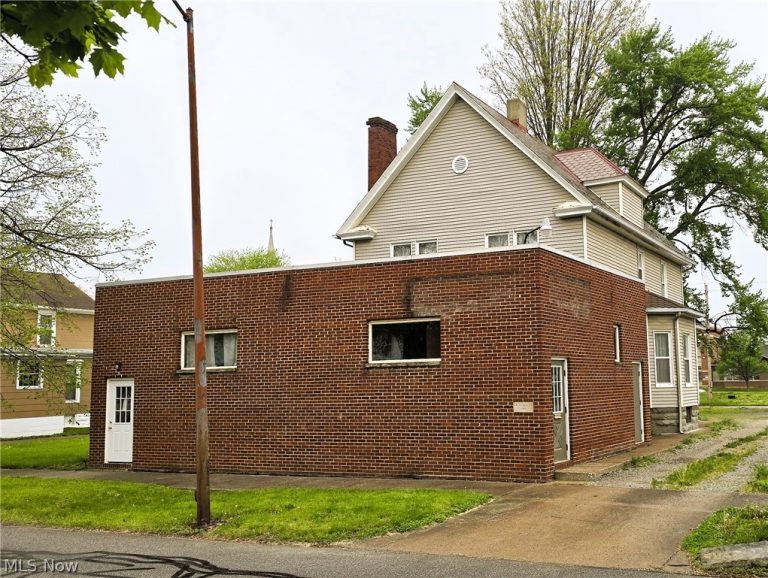 229 5th Street, Elyria, OH, 44035
