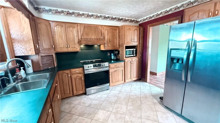 5655 Helen Drive, Zanesville, OH - Photo 5