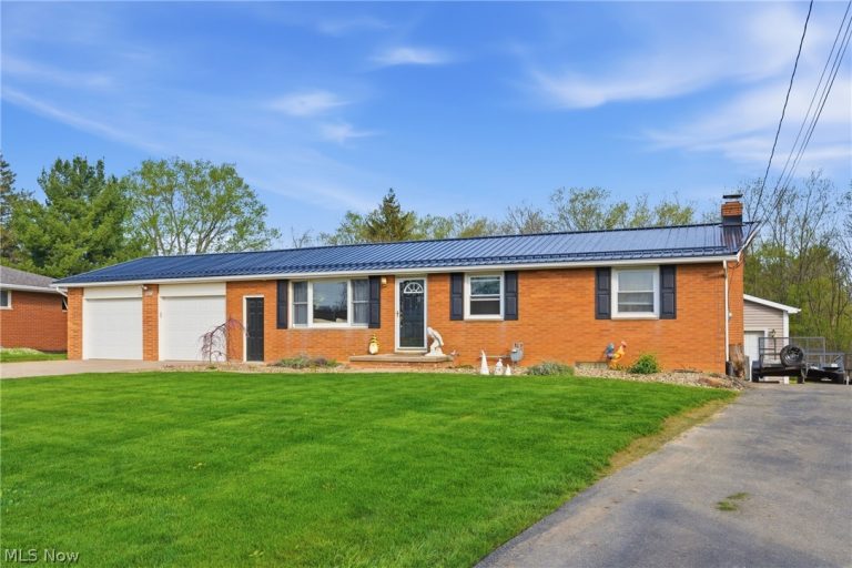 13073 Cloverleaf Street, Massillon, OH - Photo 6