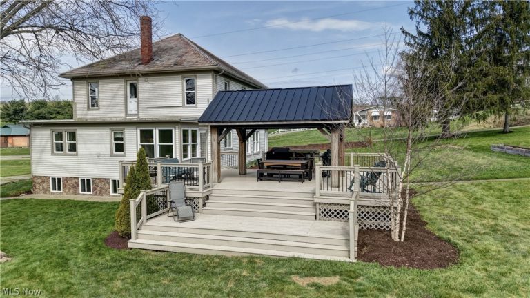 7506 Roy Andrews Road, New Philadelphia, OH - Photo 6