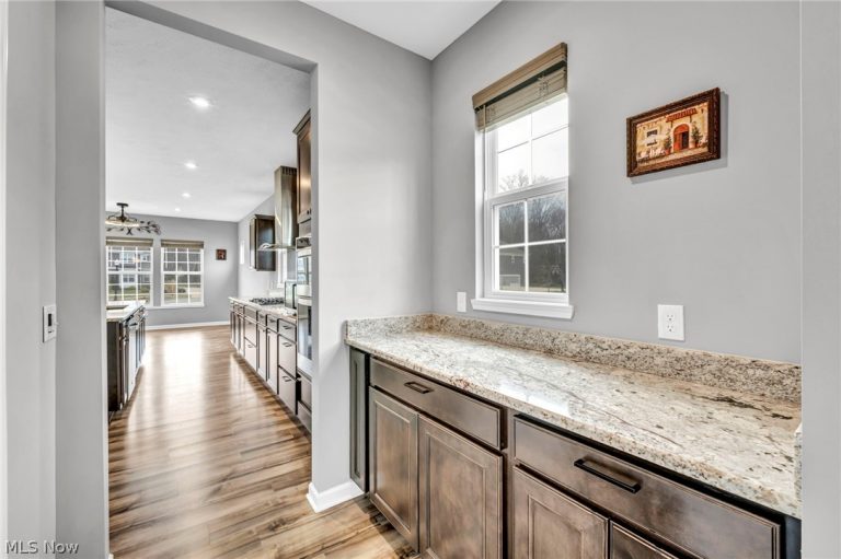 6559 Rosewood Trail, Hudson, OH - Photo 8