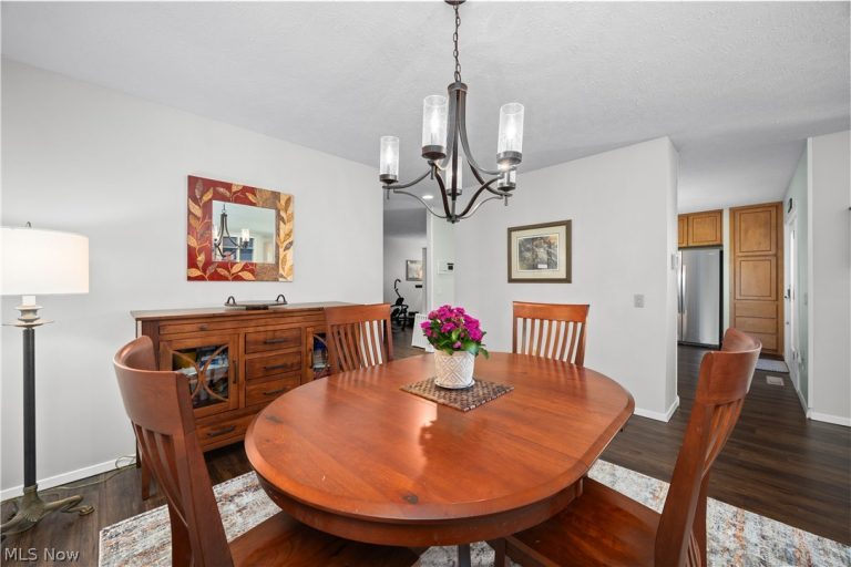 13081 Olympus Way, Strongsville, OH - Photo 8