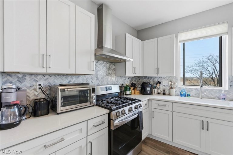 402 Jefferson Avenue, Cleveland, OH - Photo 8