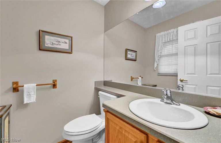 7596 Willow Woods Drive, North Olmsted, OH - Photo 8