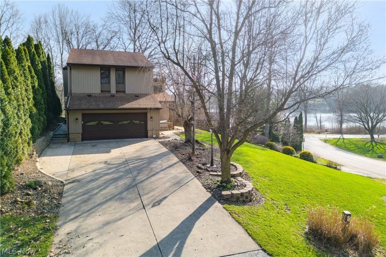 5124 Beachview Circle, Canton, OH - Photo 6