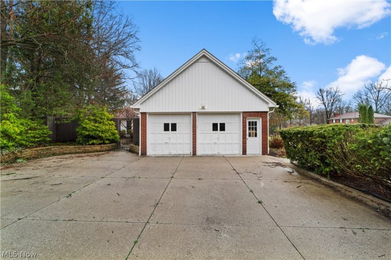 250 Schocalog Road, Akron, OH - Photo 3