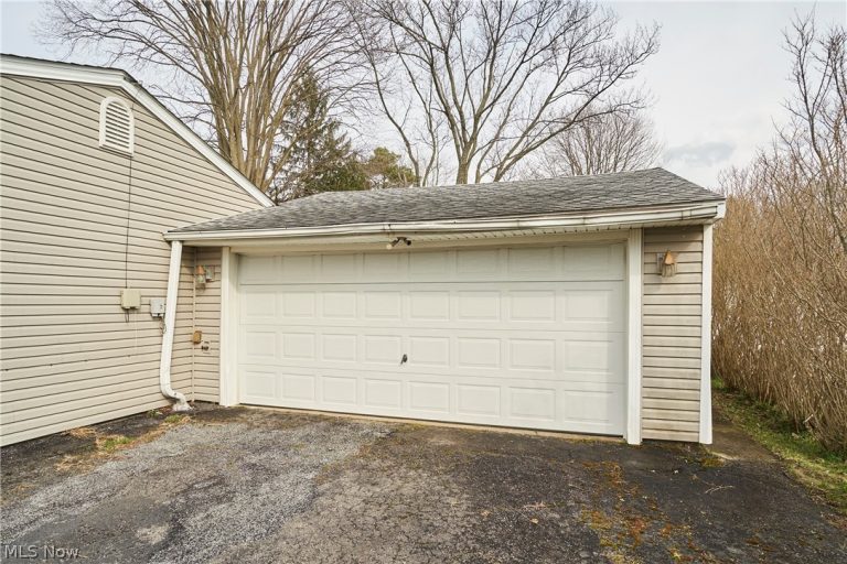6255 Randolph Road, Bedford Heights, OH - Photo 4