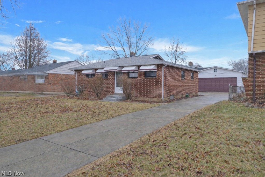 6377 Ledgebrook Drive, Brook Park, OH