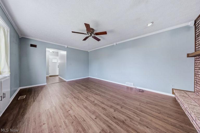 4882 Southwood Drive, Brooklyn, OH - Photo 8