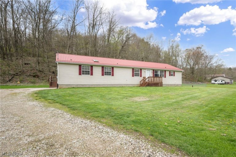 5500 Westbrook Street, Magnolia, OH - Photo 2