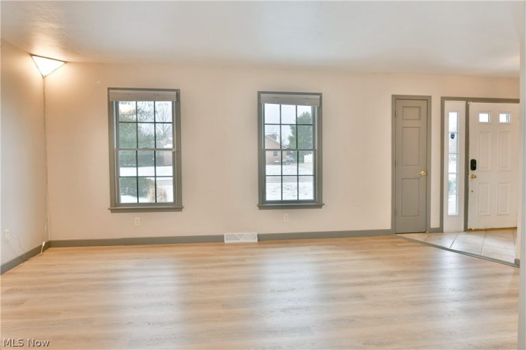 2796 Timberline Drive, Cortland, OH - Photo 6