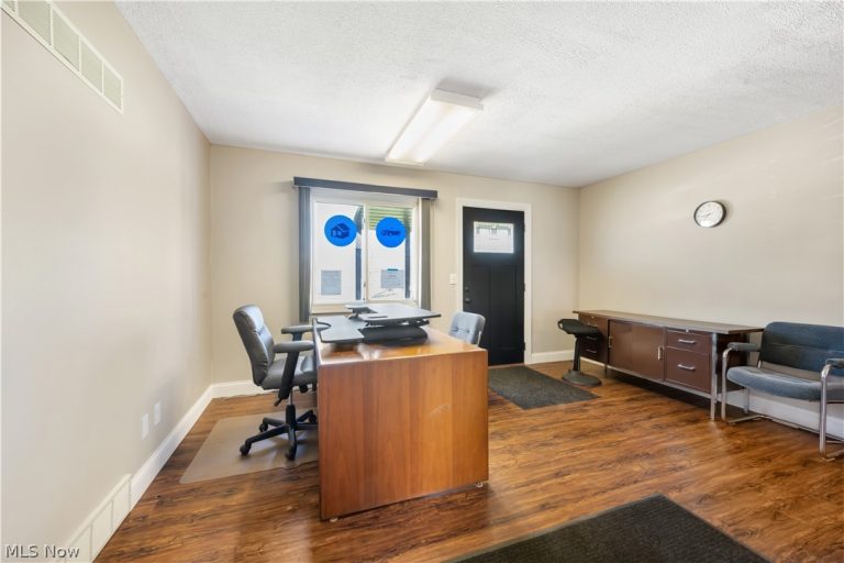 4001 Cleveland Massillon Road, Barberton, OH - Photo 5