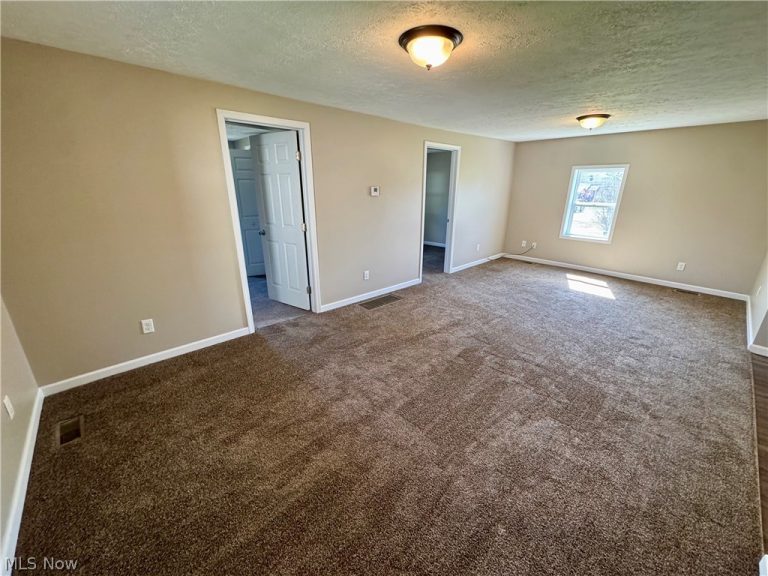 308 Chestnut Street, Gnadenhutten, OH - Photo 6