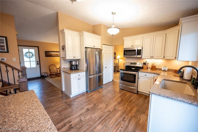 5799 Springwood Court, Mentor on the Lake, OH - Photo 3