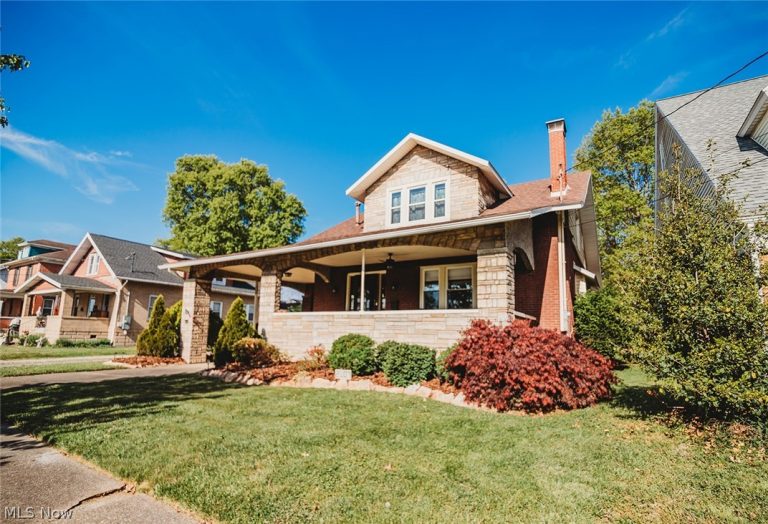 2107 PARK Avenue, Parkersburg, WV - Photo 2