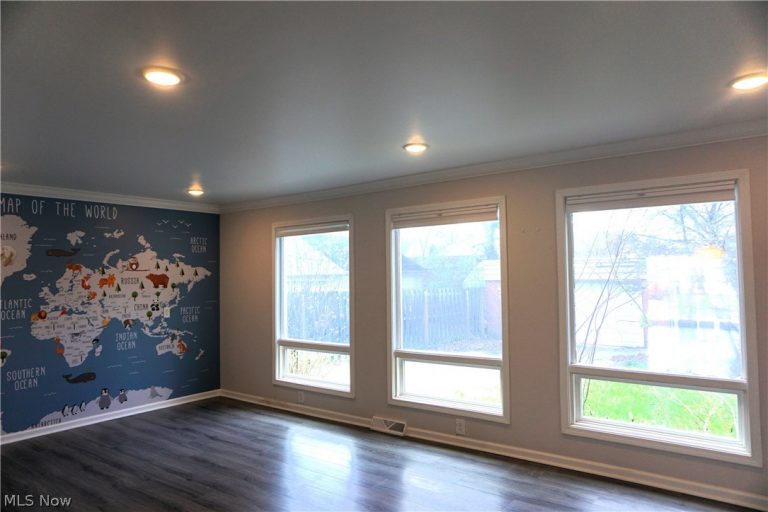 3710 Strandhill Road, Shaker Heights, OH - Photo 8
