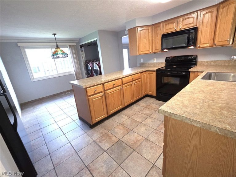 9061 Cranbrook Drive, Northfield, OH - Photo 8