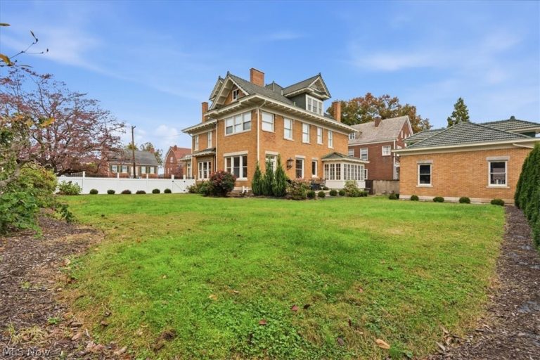 1358 Market Street, Parkersburg, WV - Photo 8