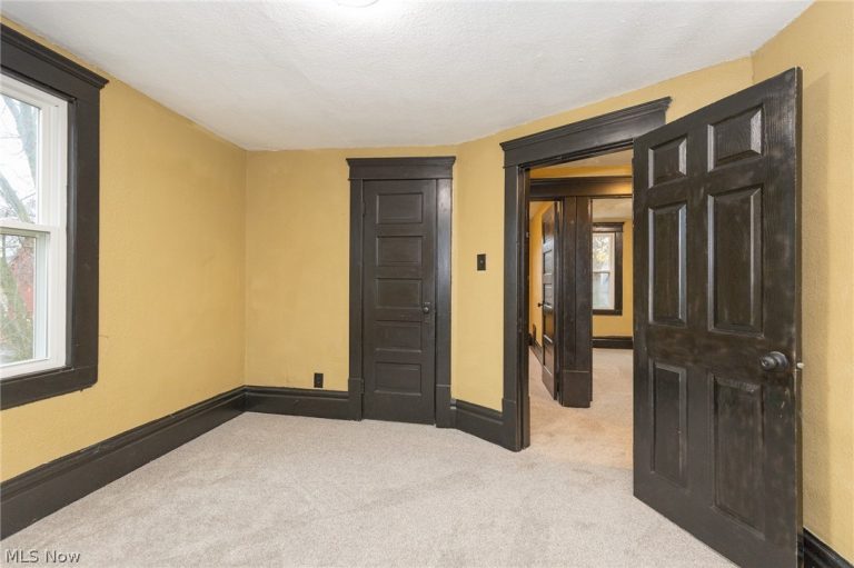 258 Oberlin Court, Akron, OH - Photo 3