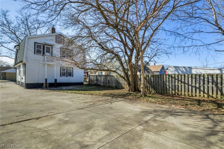 4306 Buechner Avenue #up, Cleveland, OH - Photo 8
