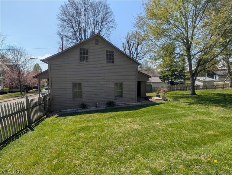 114 Sheridan Avenue, Somerset, OH - Photo 2