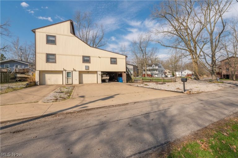 1000 Riverside Drive, Vermilion, OH - Photo 3