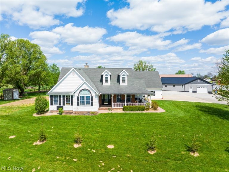 2040 Wesley Chapel Road, Zanesville, OH - Photo 2